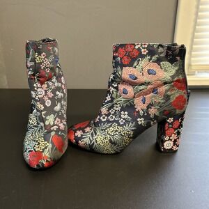 Metaphor Women's 8 Embroidered Floral Boots Bohemian Colorful Cottagecore Artsy